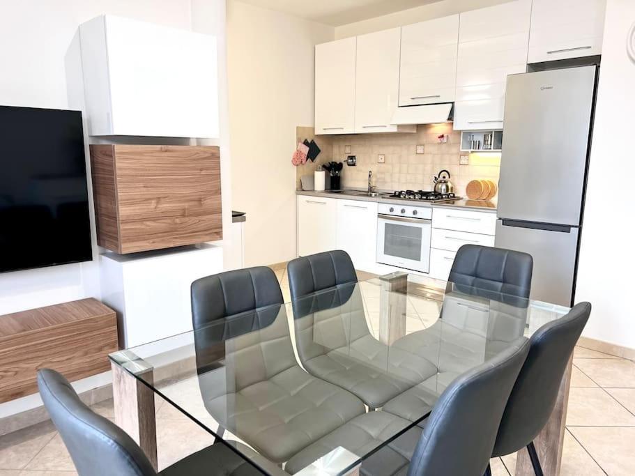 Comfyspot Apartment Rosia ภายนอก รูปภาพ