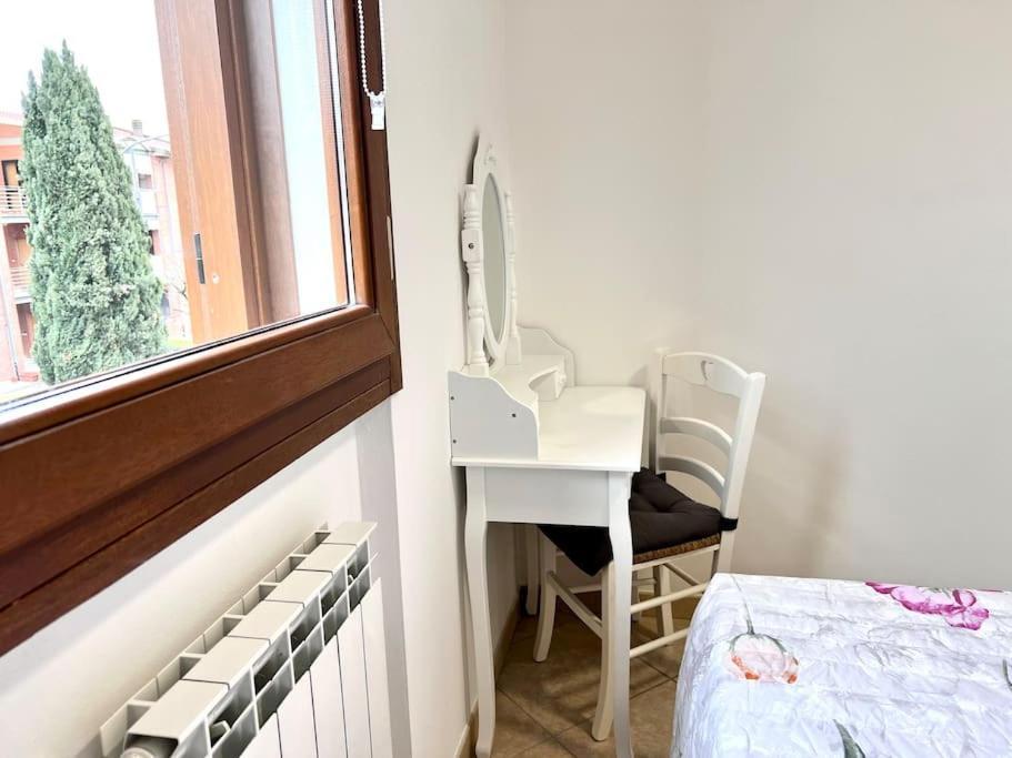 Comfyspot Apartment Rosia ภายนอก รูปภาพ