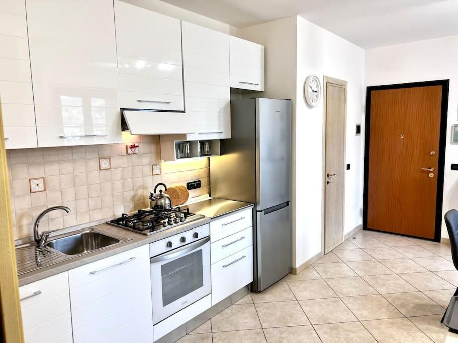 Comfyspot Apartment Rosia ภายนอก รูปภาพ