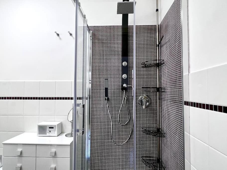 Comfyspot Apartment Rosia ภายนอก รูปภาพ
