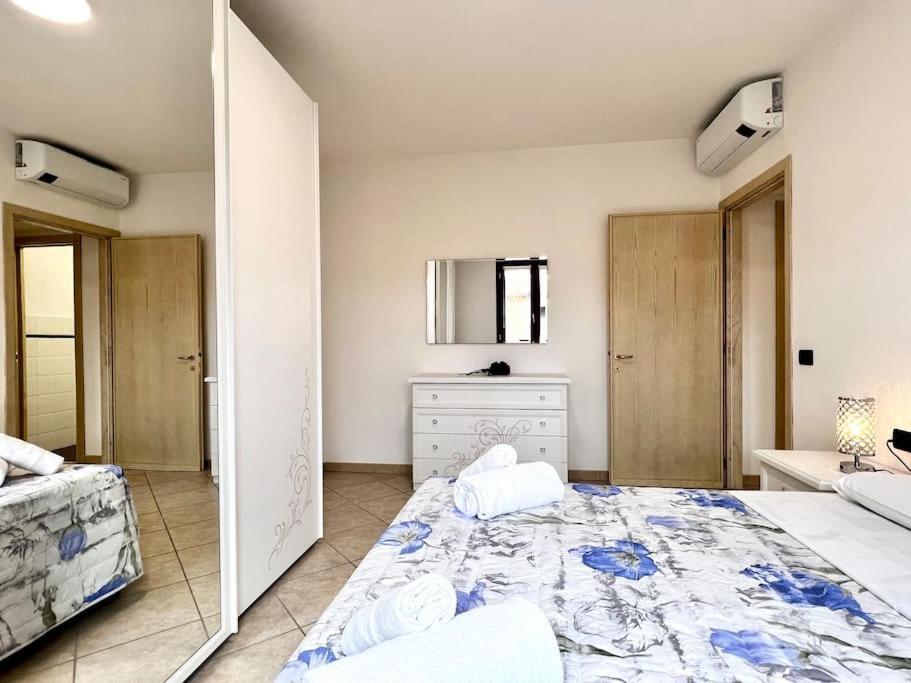 Comfyspot Apartment Rosia ภายนอก รูปภาพ